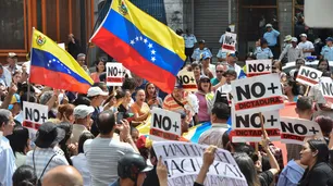 Capitalismos paridos a izquierda