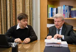 Kicillof versus Fábrega: una guerra al ritmo del dólar blue