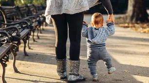 El adiós interminable: padres que ven partir a sus hijos