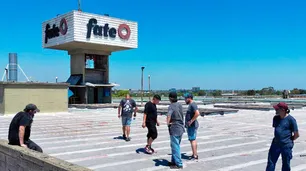 Conflicto en FATE: la Justicia ordenó el pago de salarios mientras la empresa denuncia una "toma ilegal"