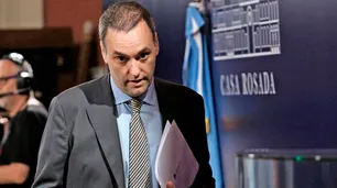 Adorni acorralado entre la negación de Karina Milei y la bronca de Marcelo Grandio