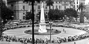 Hace 45 años, las Madres de Plaza de Mayo comenzaron a caminar