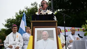 El arzobispo de Buenos Aires encabezó una misa por la salud del papa Francisco: "Aire puro que llegue a sus pulmones"