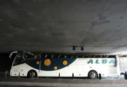 Francia | Chofer español "calculó mal": 33 estudiantes atascados y heridos en un túnel