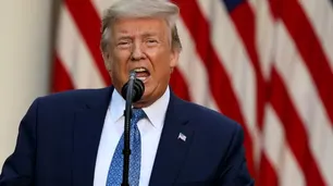 Trump publica en Facebook por primera vez desde 2021