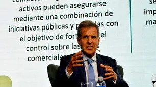 Martín Redrado advirtió que "a la macro le faltan definiciones" cambiarias, financieras y monetarias