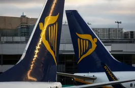 Ryanair utiliza baile de Theresa May para vender asientos