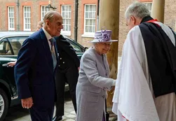 El esposo de la reina Isabel II se "jubila" a los 95 años