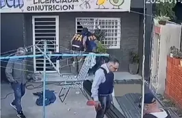 Ladrones disfrazados de policías fingen un allanamiento para robarle a una familia en Moreno