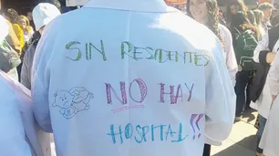 Residentes del Garrahan repudiaron la nueva medida del Gobierno y marcharon a Plaza de Mayo