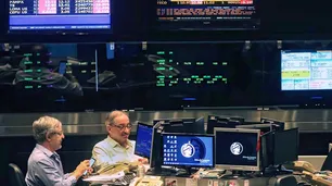 Las bolsas internacionales volvieron a caer y se dispararon precios del petróleo y cereales
