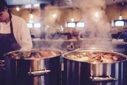 Por qué las apps se convirtieron en el "salvavidas" de muchos restaurantes