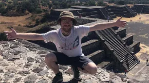 Cole Emhoff: hijastro de Kamala Harris y empleado de Brad Pitt