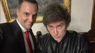 Javier y Karina Milei respaldan a Adorni, mientras la gestión se paraliza y crece el malestar interno