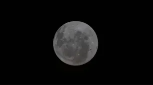 Astronautas de Artemis vislumbran partes de la Luna nunca antes vistas por la humanidad