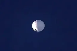 Más globos inflados por los chinos: el Pentágono descubrió otro que sobrevuela América Latina