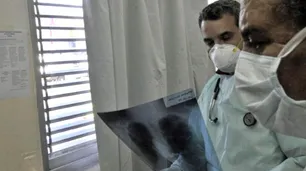 Luis Cámera: "No sabemos porqué se adelantaron los casos de gripe"