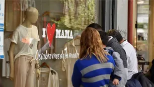 Las ventas por el Día de la Madre crecieron un 1,8% en Córdoba y se pagaron con tarjeta de crédito ¿Qué se regaló?