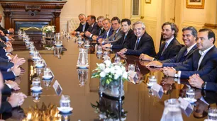 Más gobernadores visitan la Casa Rosada en busca de fondos