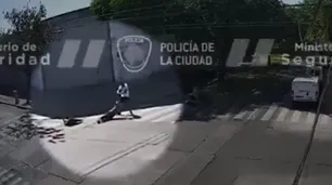 Flores: un taxista atropelló a dos motochorros que asaltaron a una mujer de 77 años