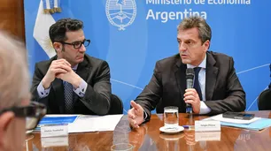 Carrió denunció a Fernández, Massa y Tombolini por "acuerdo mafioso" con Camioneros