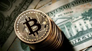¿Bitcoin o dólar? ¿Puede la criptodivisa destituir a la moneda estadounidense en las reservas mundiales?