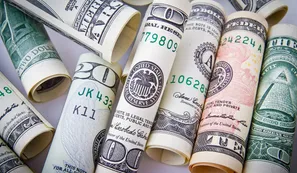El dólar blue cerró en $483 en el día del debut de las medidas de Massa
