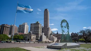 Muchos 25 en el calendario de la identidad nacional