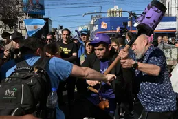 Detuvieron a dos personas durante el ataque a la caravana de Milei en Lomas de Zamora