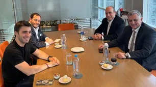 El modelo Kazajstán y Australia, la ruta del plan nuclear de Demian Reidel e YPF para exportar uranio primarizado