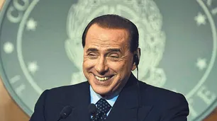 La familia de Berlusconi suspende los pagos a las jóvenes que participaban en sus fiestas