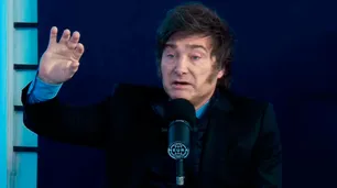 Milei volvió a atacar a un funcionario del FMI y dijo que si dolarizaba, iba preso