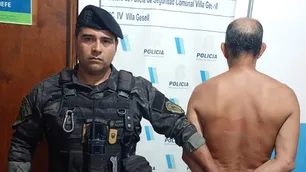 Villa Gesell: detienen a un hombre que fue descubierto violando a un perro