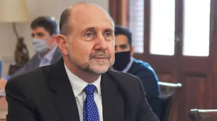 Santa Fe dice que la situación es crítica pero mantiene las clases presenciales