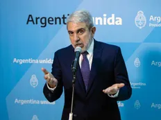 Anibal Fernández: "Hoy los narcos actúan como falsos Robin Hood en los barrios"