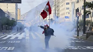 Perú | Violentas protestas por la renuncia de Dina Boluarte: "Todos morimos, pero nos defendemos"