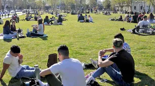 La inflación de casi tres dígitos también le pone un “cepo” a los proyectos de los más jóvenes