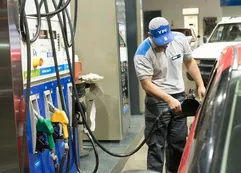Para los estacioneros todavía falta un 20% de gasoil para que se normalice el suministro