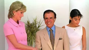 Tragedia, política y show: la vida de Carlos Menem en 30 fotos