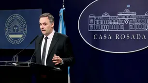 Manuel Adorni respondió a las críticas de Alfonso Prat-Gay: "No entiende del todo"
