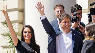 Con la presencia de Alberto y Cristina, Kicillof asumió como gobernador