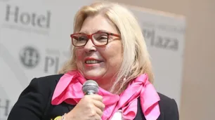 Carrió llamó a "una resistencia pacífica" contra el Gobierno