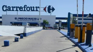 Carrefour salió a buscar un comprador o un socio para su negocio en Argentina