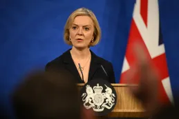 Liz Truss, un "fantasma" en caída libre: podría ser reemplazada por Boris Johnson