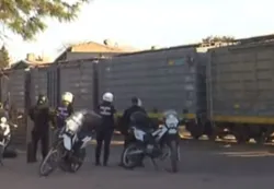 Soja: cómo fue el saqueo de los 14 vagones de un tren en Córdoba