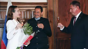 Natalia Oreiro y su hijo ya tienen pasaporte ruso