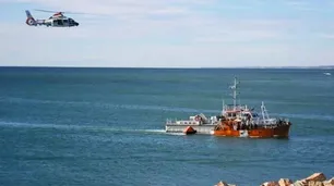 Cerca de un centenar de barcos buscan al tripulante del buque pesquero que desapareció en Puerto Madryn