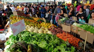El Mercado Central avanza con la idea de descentralizar la venta de frutas y verduras