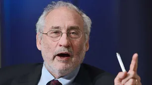 Joseph Stiglitz: "Martín Guzmán todavía tiene un problema grande con la deuda del FMI"