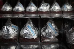 Mondelez estudia una posible adquisición de Hershey